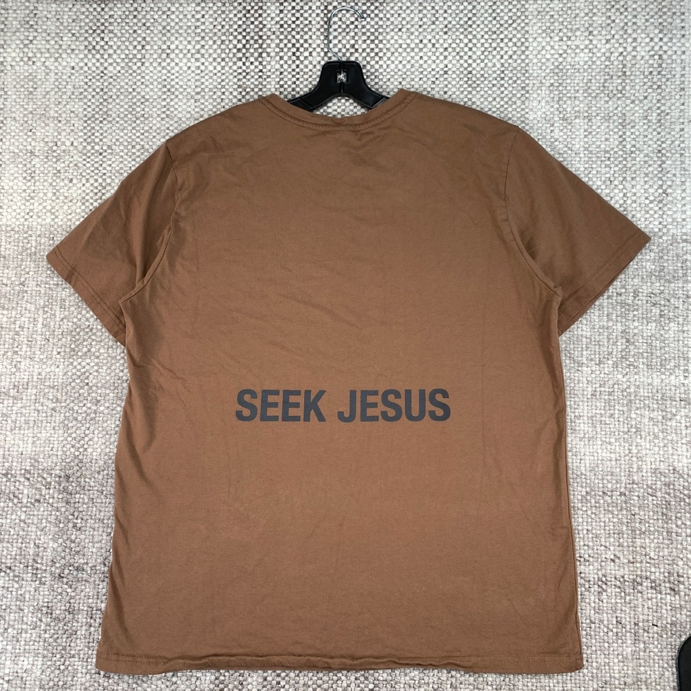 Seek Jesus Graphic T-Shirt Mens 2XL Brown Short Sleeve Religious Streetwear